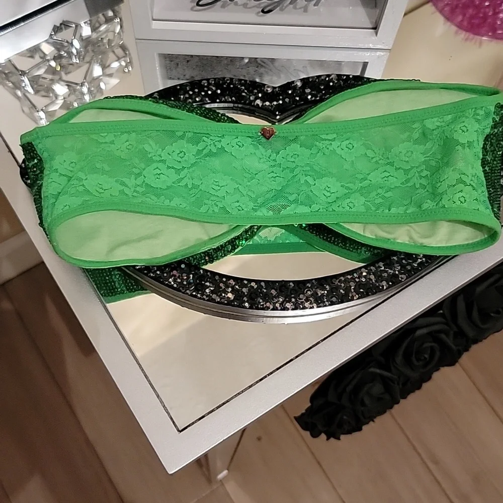 PINK Victoria's Secret Gray Tank Top With Green Sequin Shamrocks. XS. Bralette S - Picture 10 of 16